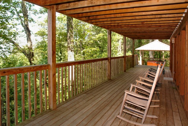 blackbearylodge.jpg