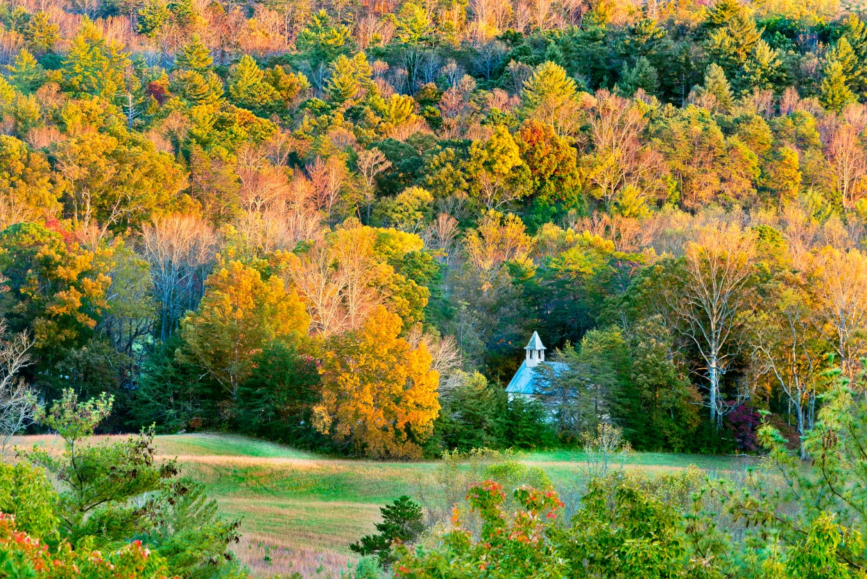 smoky-mountain-church.webp
