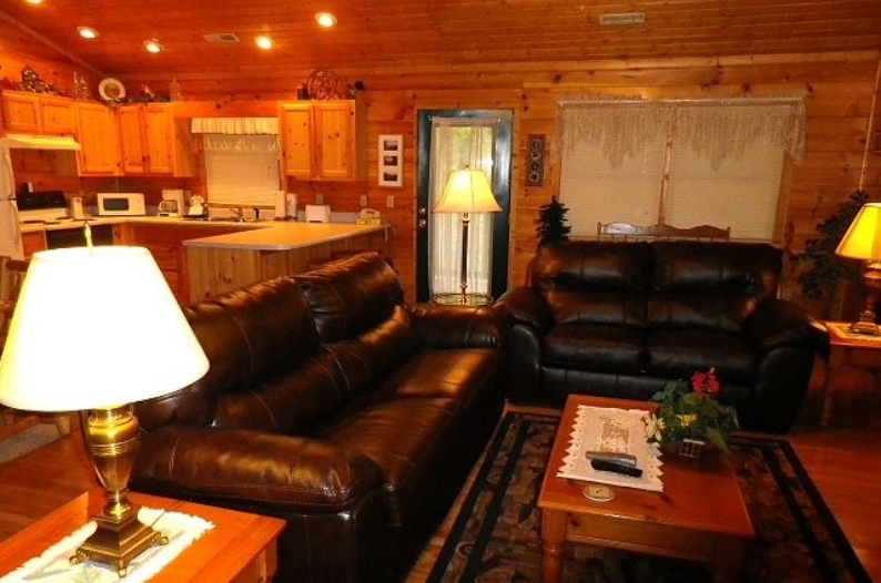 Gatlinburg 1 bedroom pet-friendly cabin - kitchen | Diamond Mountain Rentals