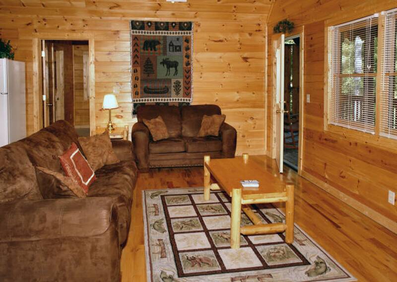 honey bear hideaway cabin living room